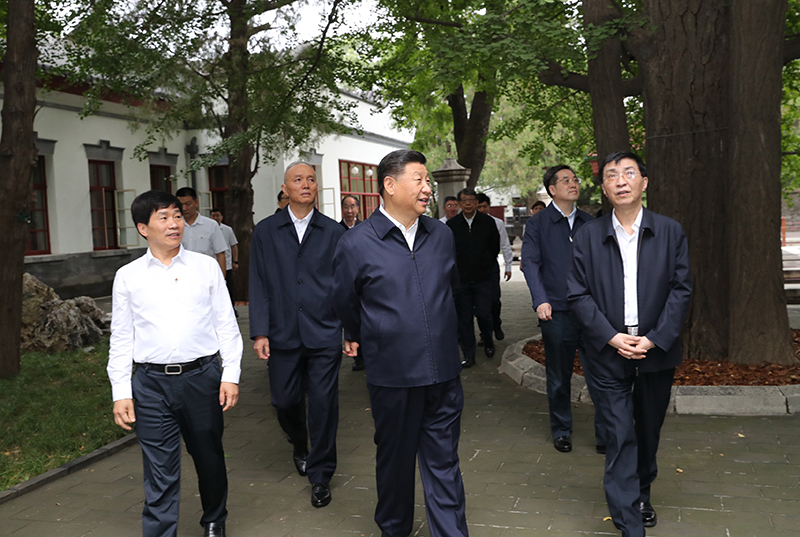 9月12日，中共中央總書記、國家主席、中央軍委主席習近平視察中共中央北京香山革命紀念地。這是習近平瞻仰雙清別墅。