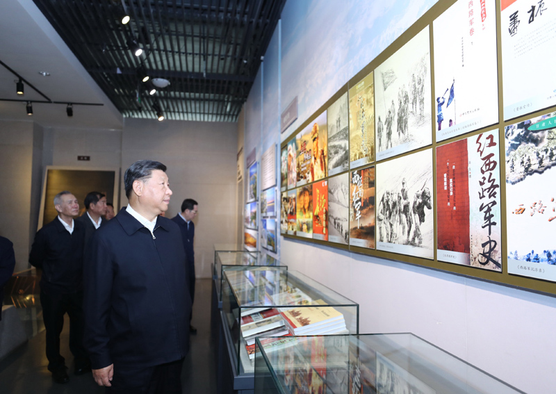 8月19日至22日，中共中央總書記、國家主席、中央軍委主席習近平在甘肅考察。這是20日上午，習近平在張掖市高臺縣參觀中國工農(nóng)紅軍西路軍紀念館。